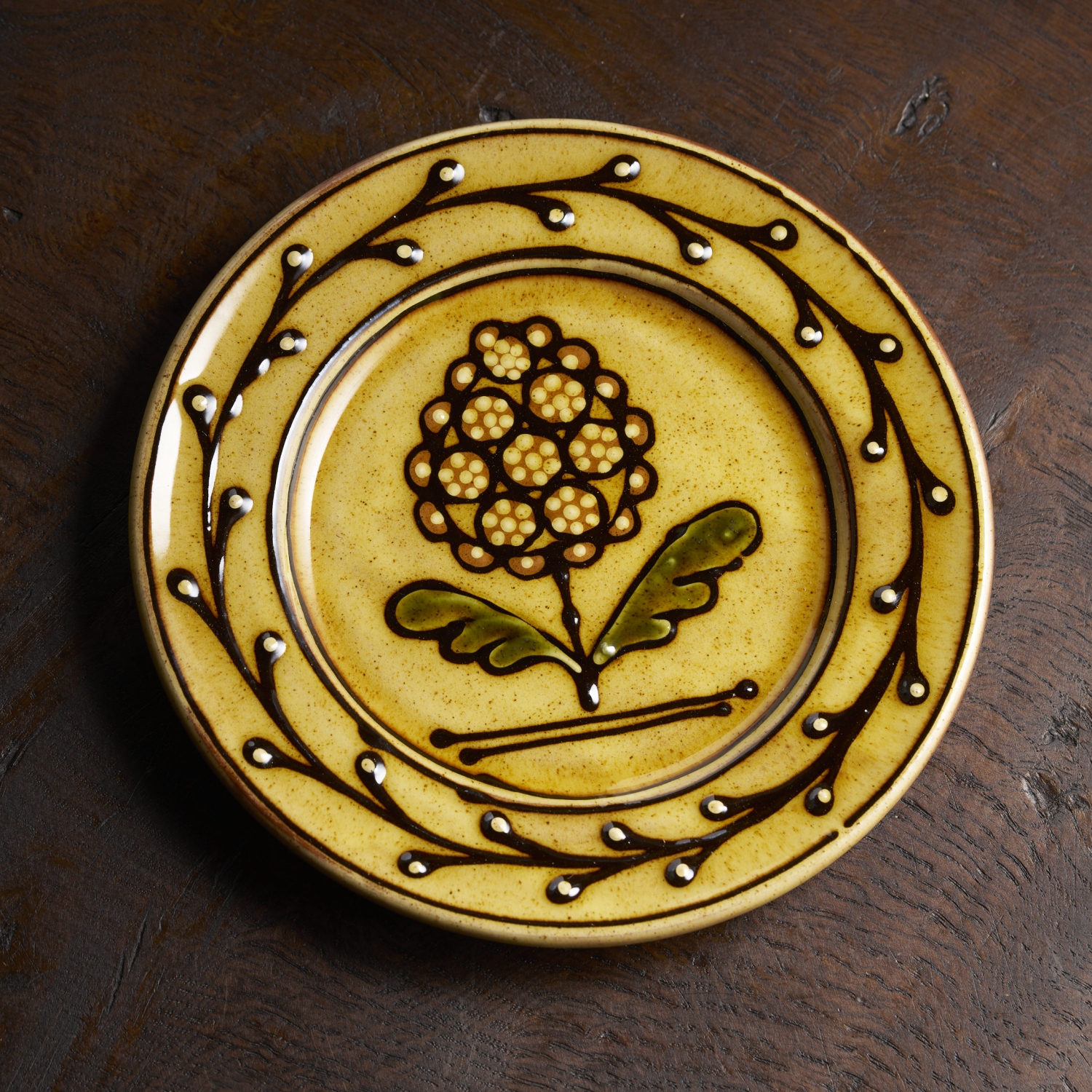 Cardamom plate, yellow
