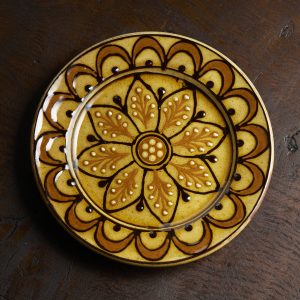 Dahlia plate, yellow