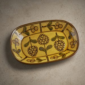 Cardamom & bramble dish