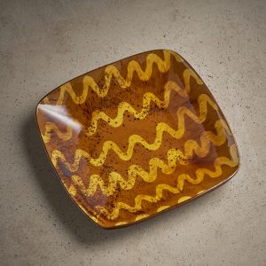 Zig zag square dish