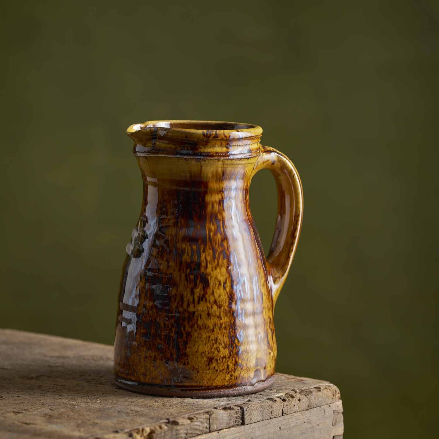 Tapered jug with florets