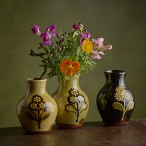 Bramble vase, black