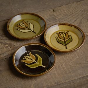 Tiny tulip dish, olive