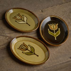 Tiny oval dish, black